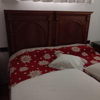 Letto, comodini e comò