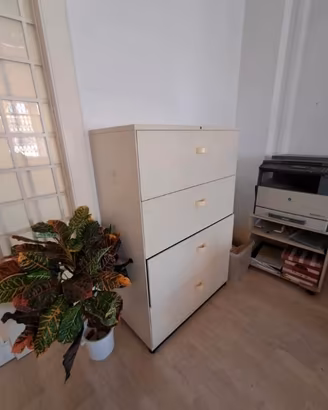 cassettiera a colonna 4 ripiani