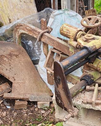 macchine agricole aratro 