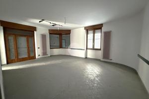 CASA INDIPENDENTE A ESINE