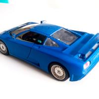 Bugatti EB110 Blu - Modellino Scala 1:18 Bburago