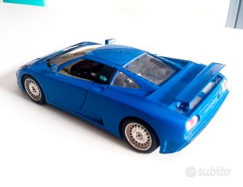 Bugatti EB110 Blu - Modellino Scala 1:18 Bburago