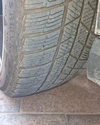 4 Gomme invernali 215/45/18