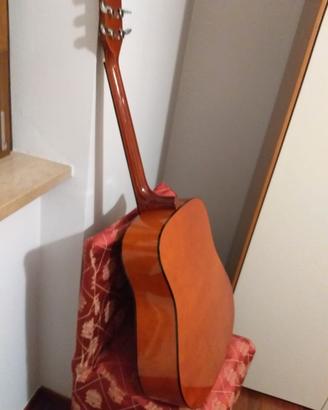 Chitarra acustica