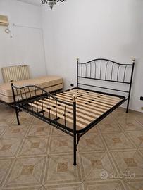 letto artigianale in ferro battuto