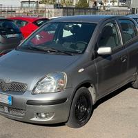 Toyota Yaris 1.0i VETTURA IN BUONE CONDIZIONI