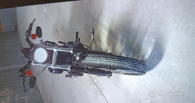 Harley Davidson XL883R