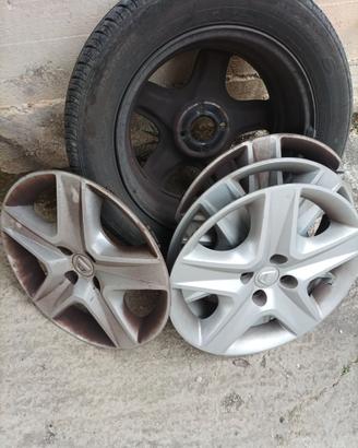 3 borchie dacia Sandero 2013