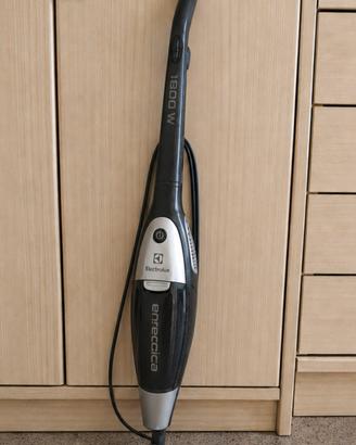scopa elettrica Electrolux Energica ZS202