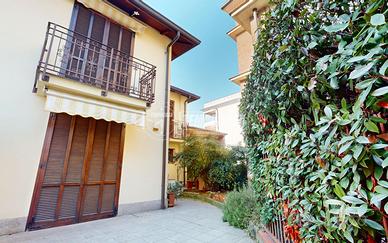 Soluzione Semi indipendente , con Giardino, Tavern