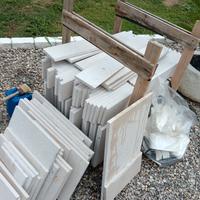 PAVIMENTO ESTERNO IN PIETRA DI TRANI