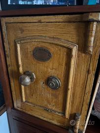 Cassaforte inglese vintage