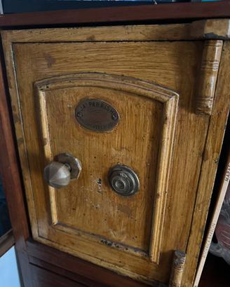 Cassaforte inglese vintage