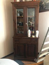 Vetrina con alzata in legno di abete