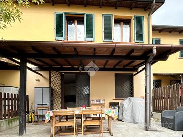 VILLA A SCHIERA A MOLINELLA