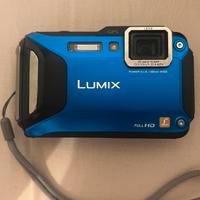 Fotocamera Lumix DMC-FT-5 con caricabatteria