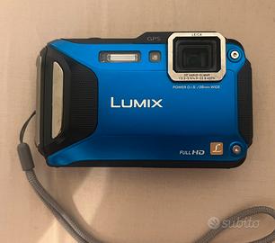 Fotocamera Lumix DMC-FT-5 con caricabatteria