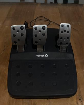 Volante e pedali Logitech