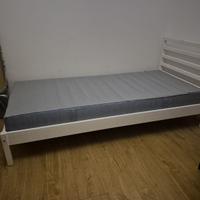 Letto singolo con rete e materasso