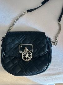 Borsa Guess nera a tracolla trapuntata mini