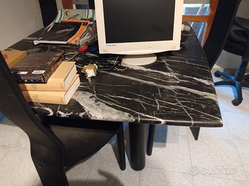 tavolo quadrato in marmo