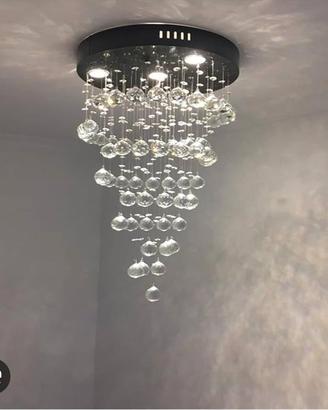 Lampadario con globi di vetro pendenti
