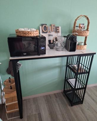 tavolo alto tipo  snack 