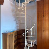 Scala in ferro battuto