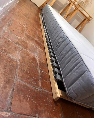 Materasso IKEA VESTERÖY 140x200 + base a doghe 