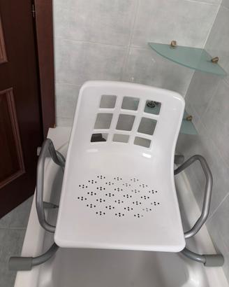 Sedile stabile e girevole per vasca da bagno