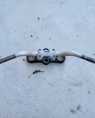 manubrio moto Tommaselli in alluminio con riser