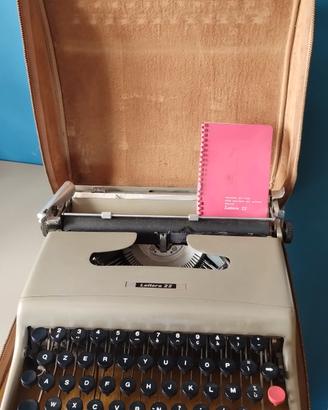macchina da scrivere Olivetti lettera 22
