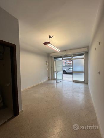 Locale 22 m'via Saverio Damiani n.4/B