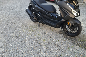 Honda forza scooter perfetto