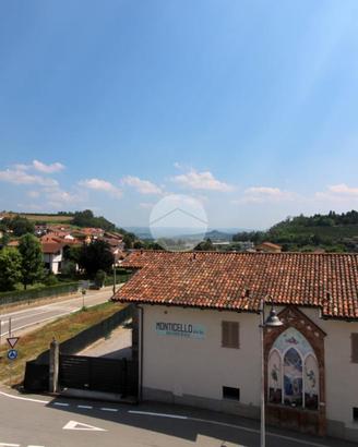5 LOCALI A MONTICELLO D'ALBA