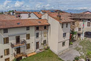 CASA IN LINEA DA RISTRUTTURARE FR. ZEGLIANUTTO