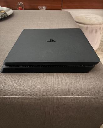 PS4 slim 500GB usata con controller e giochi