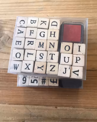 Stampini lettere numeri e simboli per bambini