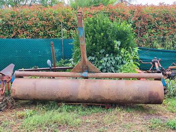 rullo compattatore agricolo