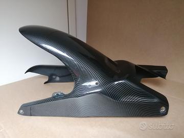 Copriruota post. in carbonio per Honda CBR 600 F