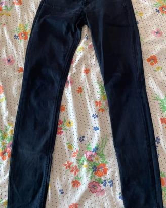 pantaloni skinny