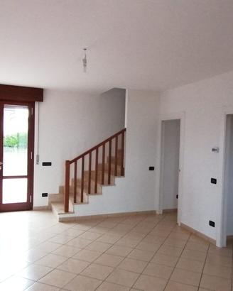 Con giardino e terrazzo in campagna