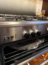 Macchina a gas con forno.