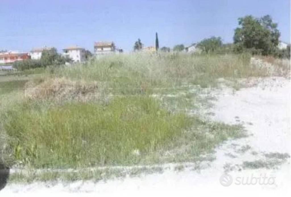 Immobile in asta di 880 m² a Monte Urano - Vista 2