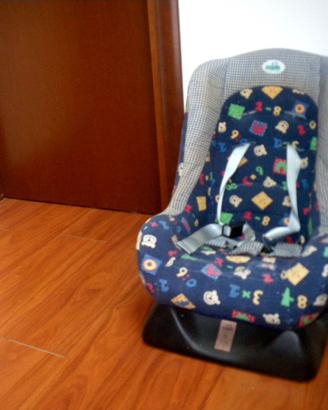 seggiolino auto per trasporto bambini
