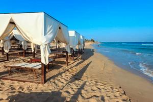 Trullo fronte spiaggia a 50m dal mare