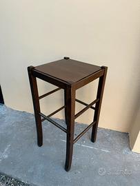 Sgabelli in legno
