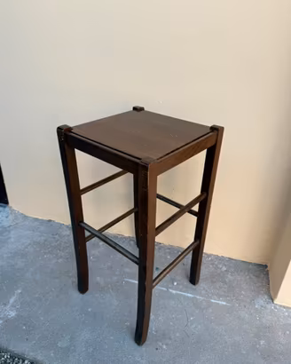 Sgabelli in legno