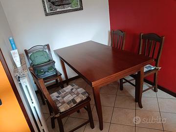 tavolo da pranzo con 4 sedie come nuovo 