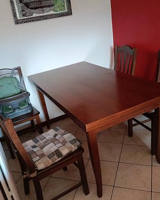 tavolo da pranzo con 4 sedie come nuovo 